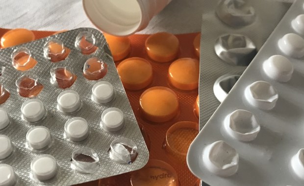 Nowa lista leków refundowanych. Siódma z rzędu podwyżka cen leków