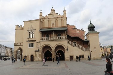 Nowa lista stref z obostrzeniami. Co z Krakowem?