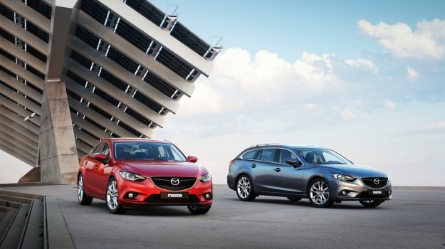 Nowa Mazda 6 występuje w dwóch wersjach nadwoziowych: sedan i kombi. /Mazda
