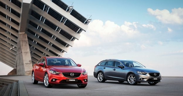 Nowa Mazda 6 występuje w dwóch wersjach nadwoziowych: sedan i kombi. /Mazda