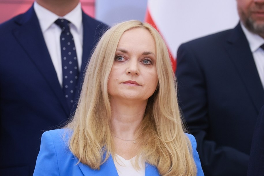 Nowa minister zdrowia Jolanta Sobierańska-Grenda podczas konferencji prasowej premiera Donalda Tuska w KPRM w Warszawie. /	Leszek Szymański   /PAP