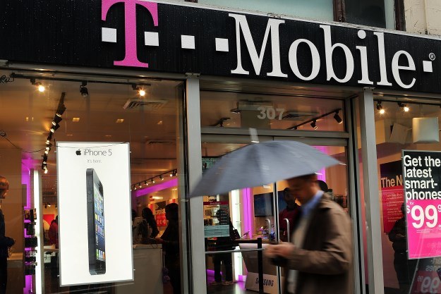 Nowa oferta T-Mobile skierowana jest do użytkowników biznesowych /AFP