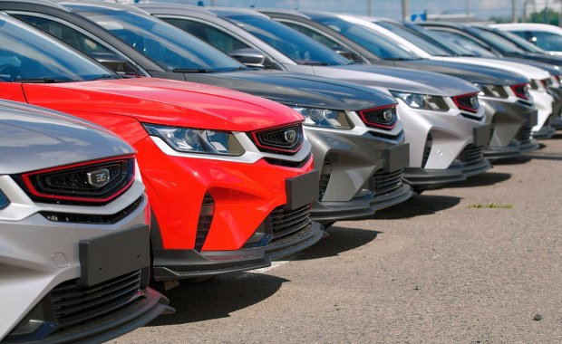 ​Nowa opłata od samochodów uderzy w portfele Polaków? Najwyższa stawka za auta z Chin