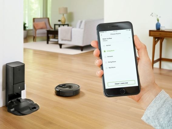 Nowa Roomba może być sterowana przy pomocy aplikacji lub głosem /materiały prasowe