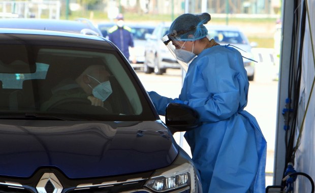 Nowa ścieżka testowania na koronawirusa. Nie tak łatwo dostać skierowanie