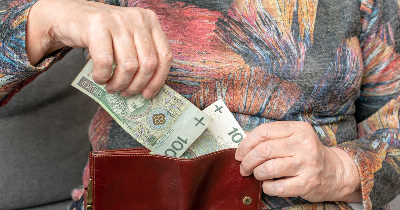 Nowa stawka dla emerytów w ZUS. Od 1 czerwca 340 zł więcej. /vivoo /123RF/PICSEL