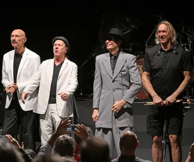 Nowa supergrupa po raz pierwszy w Polsce. Beat przypomina klasykę King Crimson z lat 80.