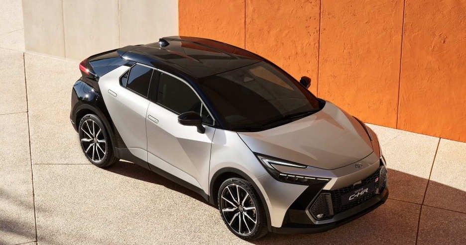 Nowa Toyota C-HR w wersji plug-in przejedzie na prądzie nawet 66 km /materiały prasowe