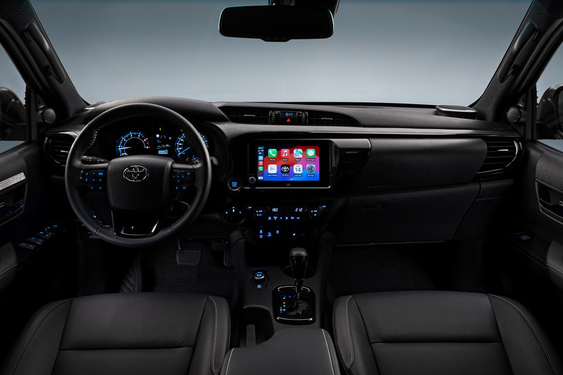 Nowa Toyota Hilux Mild Hybrid 48V debiutuje z nowymi systemami z zakresu bezpieczeństwa Toyota Safety Sense /Toyota