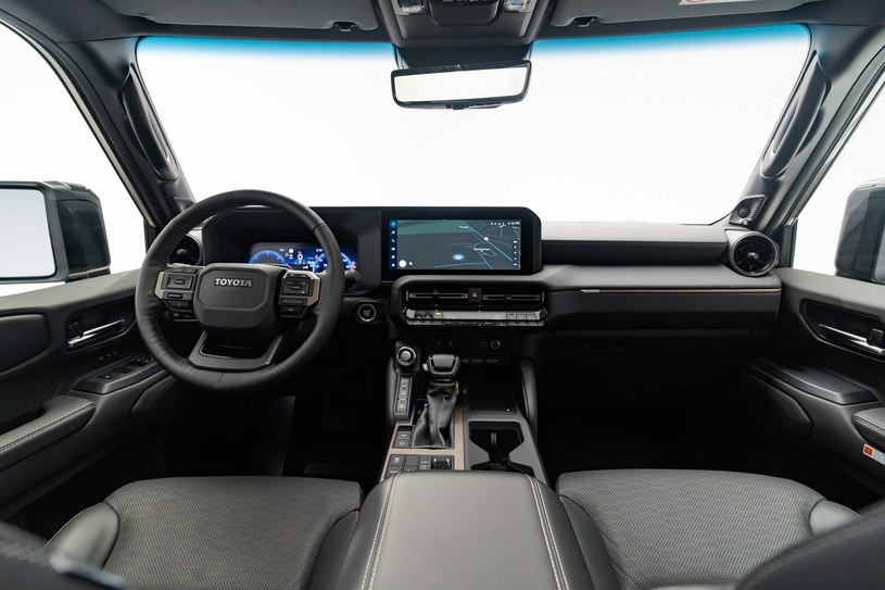 Nowa Toyota Land Cruiser 250 jest cyfrowa jak nigdy wcześniej /Jan Guss-Gasiński