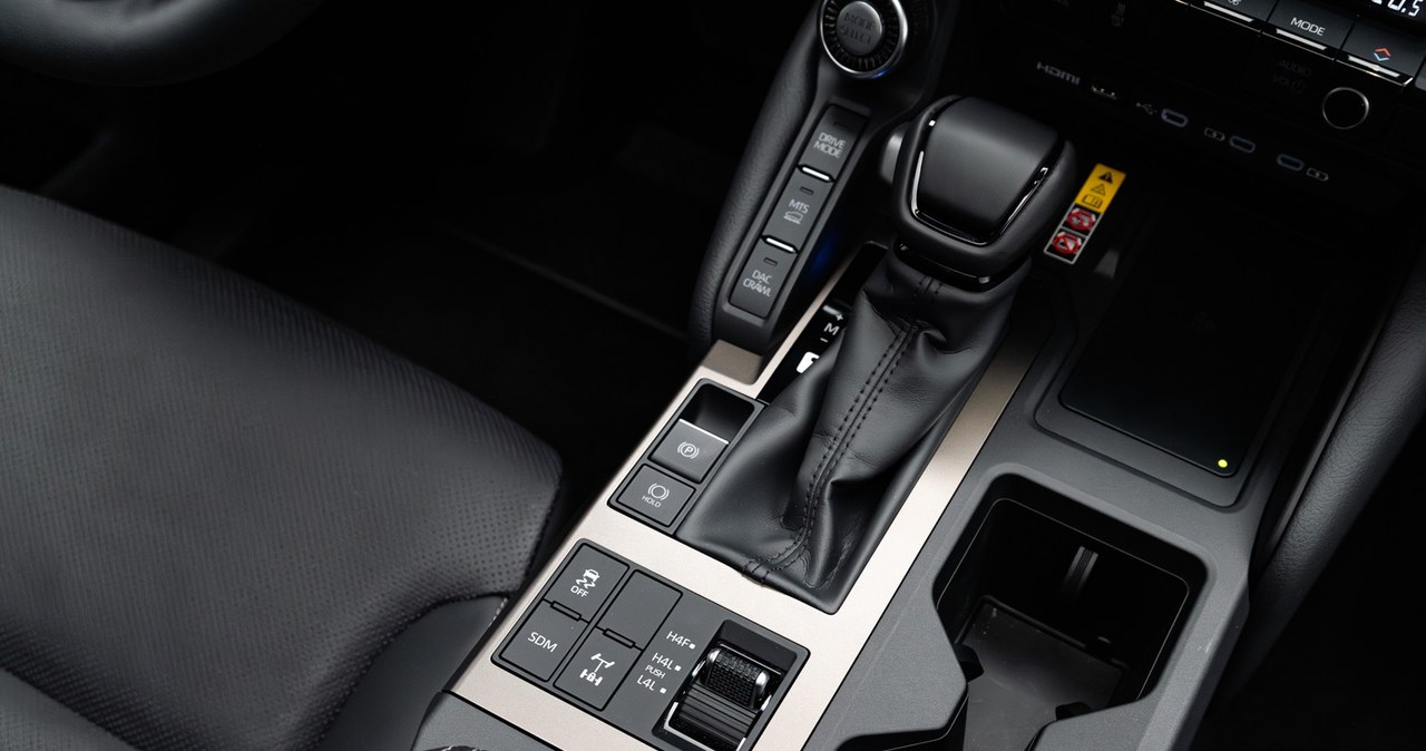Nowa Toyota Land Cruiser 250 została wyposażona w nowy 8-stopniowy automat /Jan Guss-Gasiński /INTERIA.PL