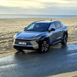 Nowa Toyota większa i szybsza od RAV4 . Ma 343 KM i 569 km zasięgu