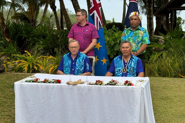 "Nowa umowa jest najbardziej znaczącą jaką kiedykolwiek zawarto między Australią a krajem Pacyfiku" /Kausea Natano /PAP/EPA