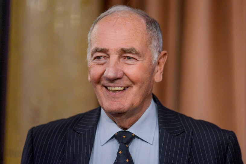 Nowa wersja polskiego hitu! Karol Strasburger jest oburzony pomysłem