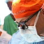 Nowatorskie operacje wkraczają do Polski. Światowej sławy chirurg przeszkoli lekarzy