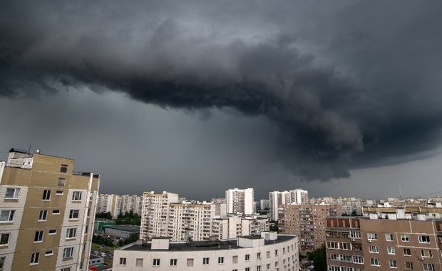 Nowe alerty IMGW. Burze nie odpuszczają