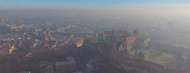 Nowe badania dot. smogu. "Połowa zanieczyszczeń przenika do naszych domów"