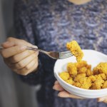 Nowe badania nie pozostawiają złudzeń. Taka żywność szkodzi bardziej niż palenie papierosów. Do tego uzależnia