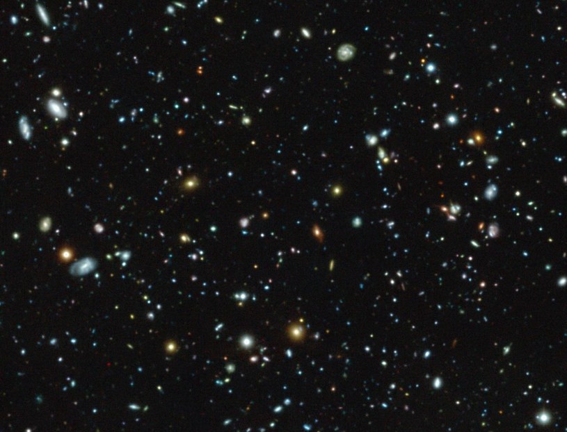 Nowe badania odkrywają tajemnice Ultragłębokiego Pola Hubble'a /materiały prasowe