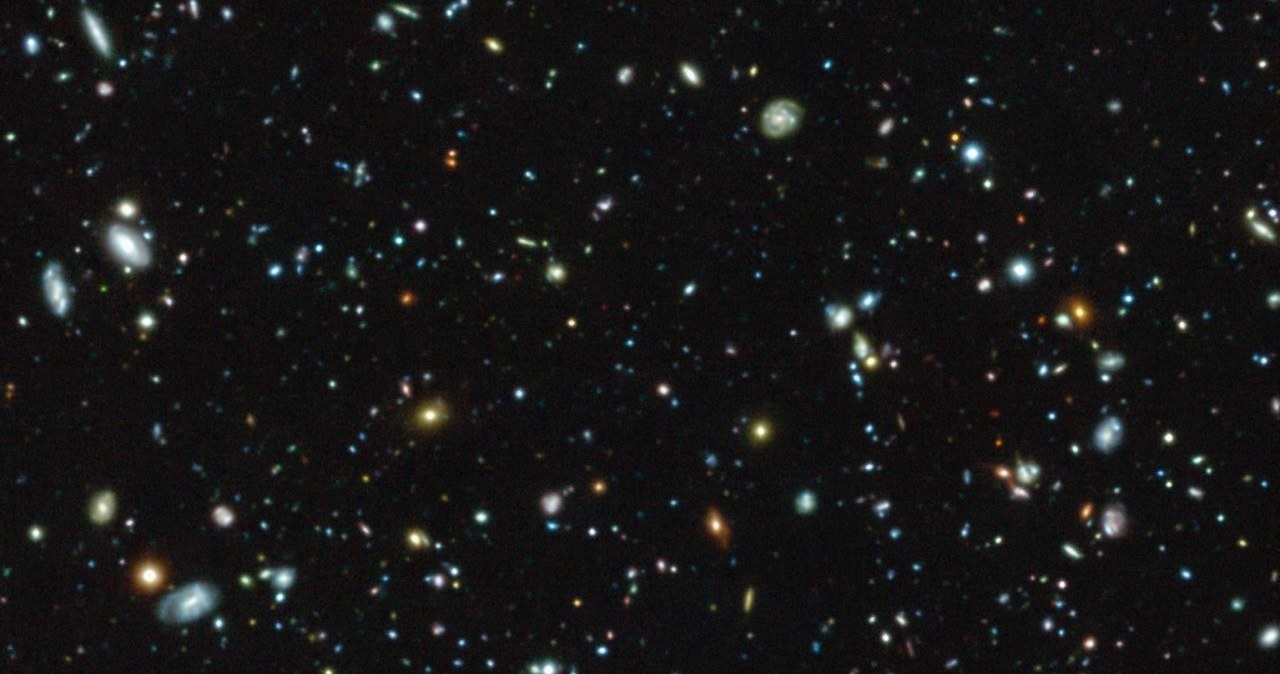 Nowe badania odkrywają tajemnice Ultragłębokiego Pola Hubble'a /materiały prasowe