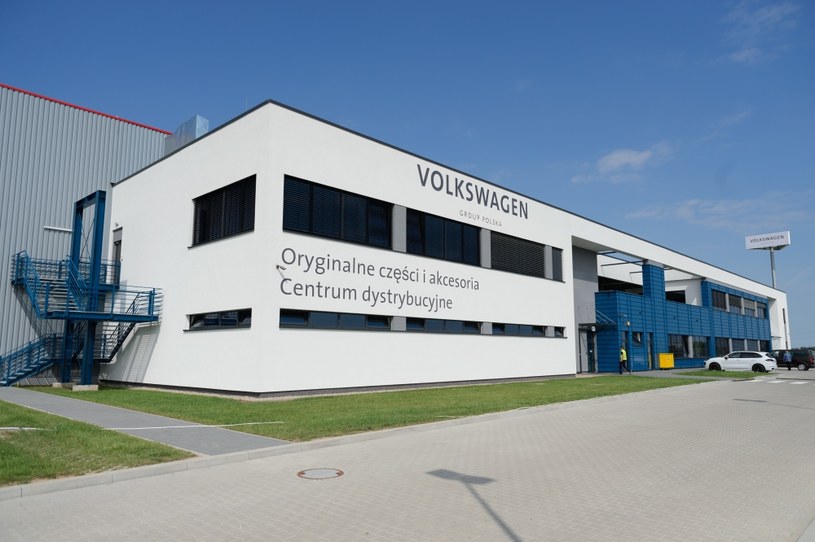 Nowe Centrum Dystrybucyjne Volkswagen Group Polska w Komornikach pod Poznaniem /PAP