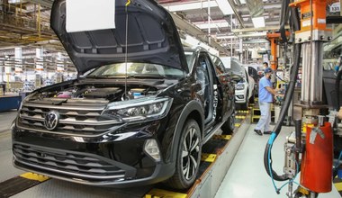 Nowe cła w USA. Europejscy producenci aut reagują z niepokojem