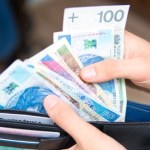 Nowe dane GUS. Mocno trzymamy się za portfel?