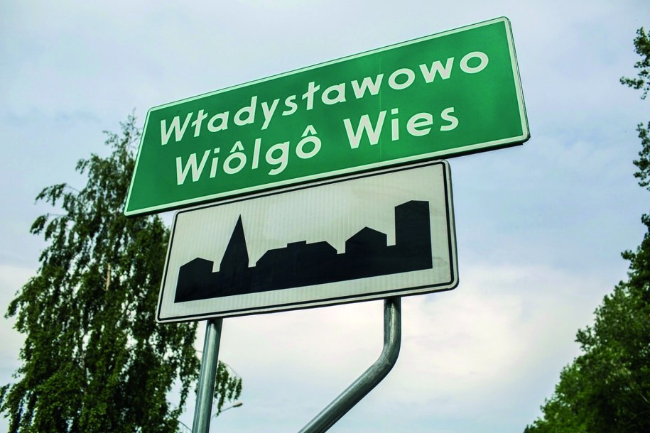 Nowe, dwujęzyczne tablice /Zrzeszenie Kaszubsko Pomorskie /Materiały prasowe