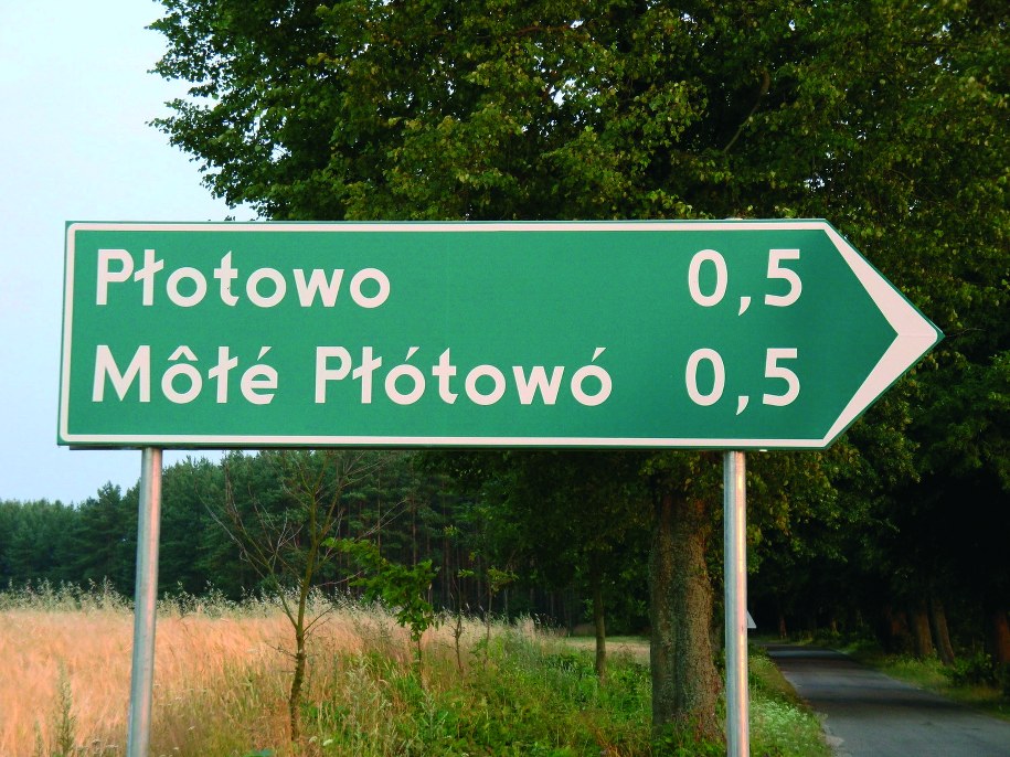 Nowe, dwujęzyczne tablice /Zrzeszenie Kaszubsko Pomorskie /Materiały prasowe