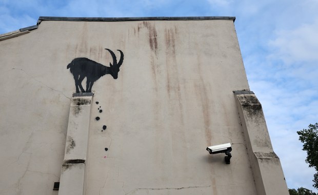 Nowe dzieło Banksy'ego. Koza nad przepaścią