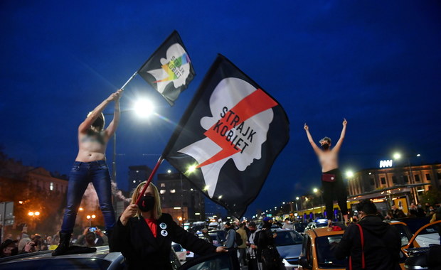 Nowe fakty ws. kierowcy, który potrącił w Warszawie protestujące kobiety 