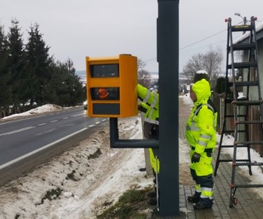 Nowe fotoradary już stoją. Centrum nadzoru ruchu podało listę lokalizacji