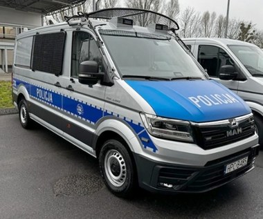 Nowe furgony dla policji. Kosztowały miliony, teraz będą wozić więźniów 