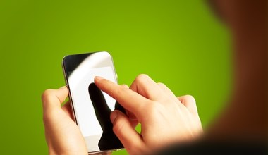 Nowe informacje na etykietach smartfonów. Od czerwca telefony posłużą nam dłużej