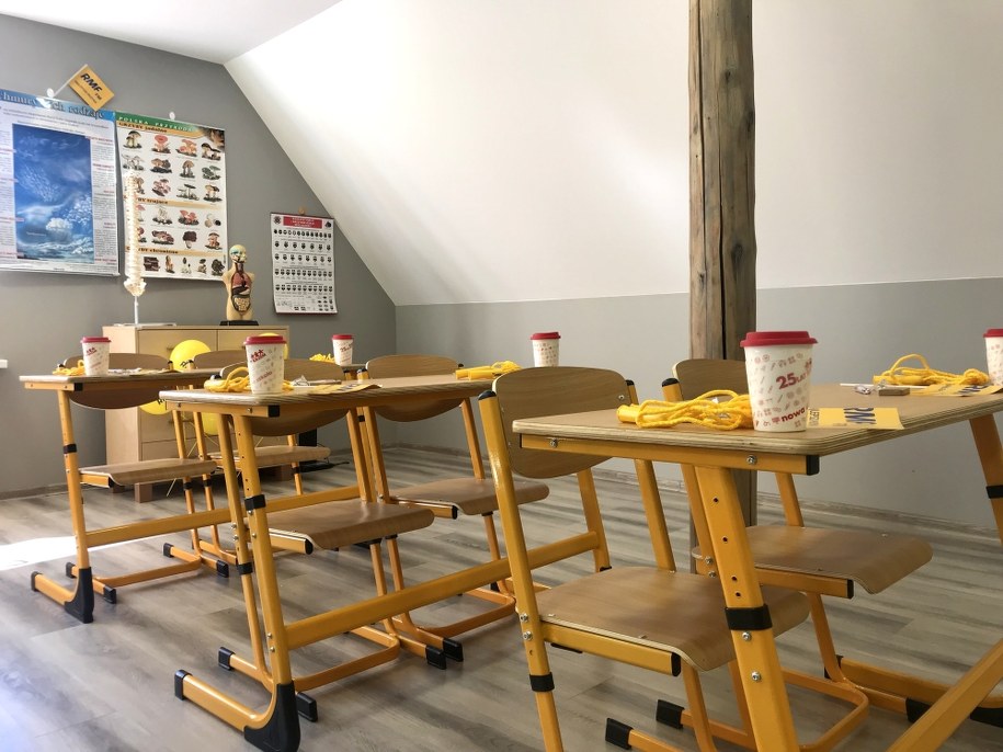 Nowe meble w budynku strażaków-ochotników w małopolskiej Bogdanówce /Monika Kamińska /RMF FM