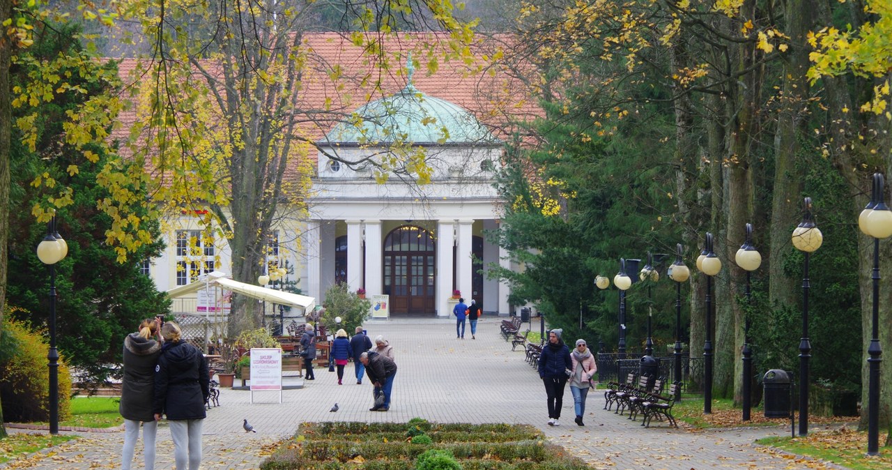 Nowe mieszkania w kurortach najczęściej są kupowane w celach inwestycyjnych. Na zdj. Polanica Zdrój w powiecie kłodzkim /Marek BAZAK/East News /East News