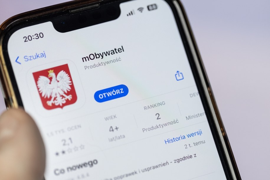 Nowe możliwości w mObywatelu. Polacy zyskają cyfrowy paszport do Europy