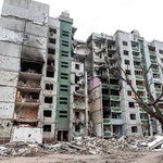 Nowe nagrania z Czernihowa. Świeże groby przy drodze