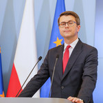 Nowe obostrzenia. Rzecznik rządu Piotr Müller komentuje