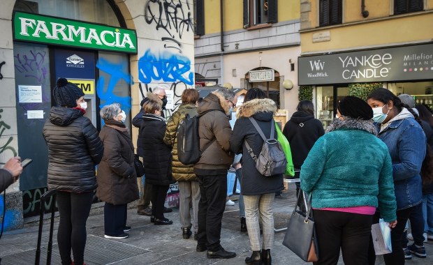 Nowe obostrzenia we Włoszech. Maseczka na zewnątrz obowiązkowa