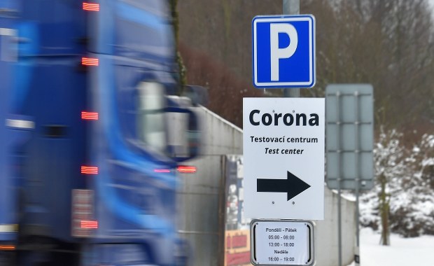 Nowe obostrzenie dla przyjeżdżających z Czech i Słowacji: Wiemy, jakie testy dopuści rząd