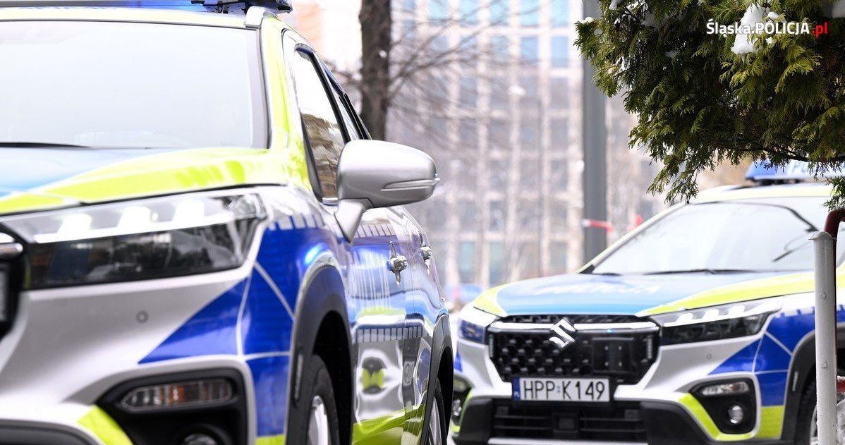 Nowe policyjne radiowozy /Policja