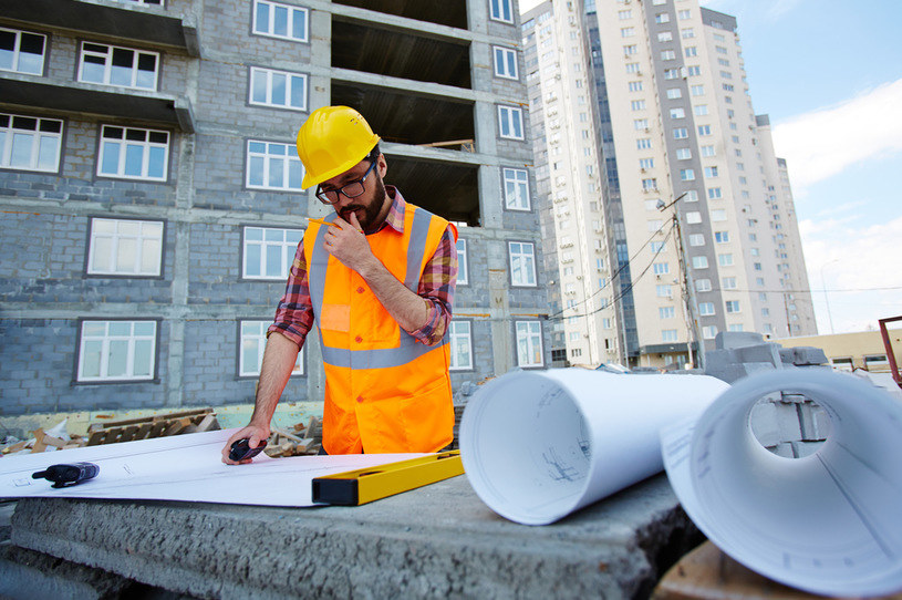 Nowe prawo budowlane ma ułatwić i przyspieszyć proces inwestycyjny /123RF/PICSEL