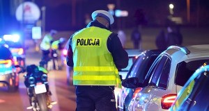 Nowe przepisy dla kierowców weszły w życie. Za to grozi surowa kara