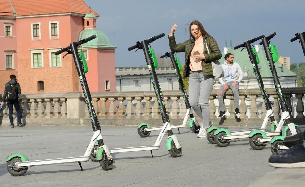 Nowe przepisy ws. hulajnóg: Limit prędkości i poruszanie się po ścieżkach rowerowych