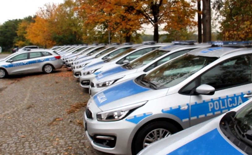 Nowe radiowozy dolnośląskiej policji /Policja