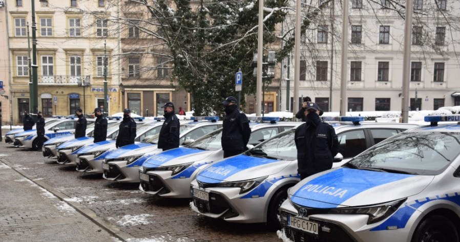 Nowe radiowozy krakowskiej policji /Policja