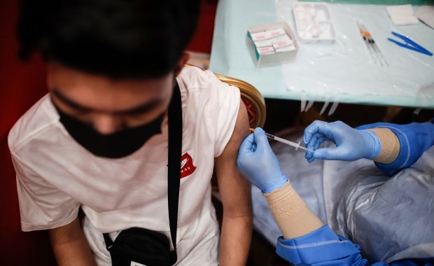 Nowe regulacje w Kanadzie. Szczepienie albo wstrzymanie wynagrodzenia