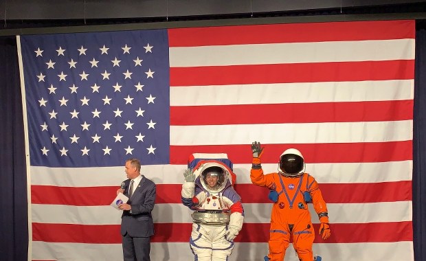 Nowe skafandry dla astronautów. Mają być wykorzystane podczas misji na Księżyc