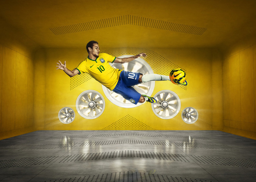 Nowe stroje Brazylii mają zapewniać piłkarzom idealne dopasowanie /materiały prasowe